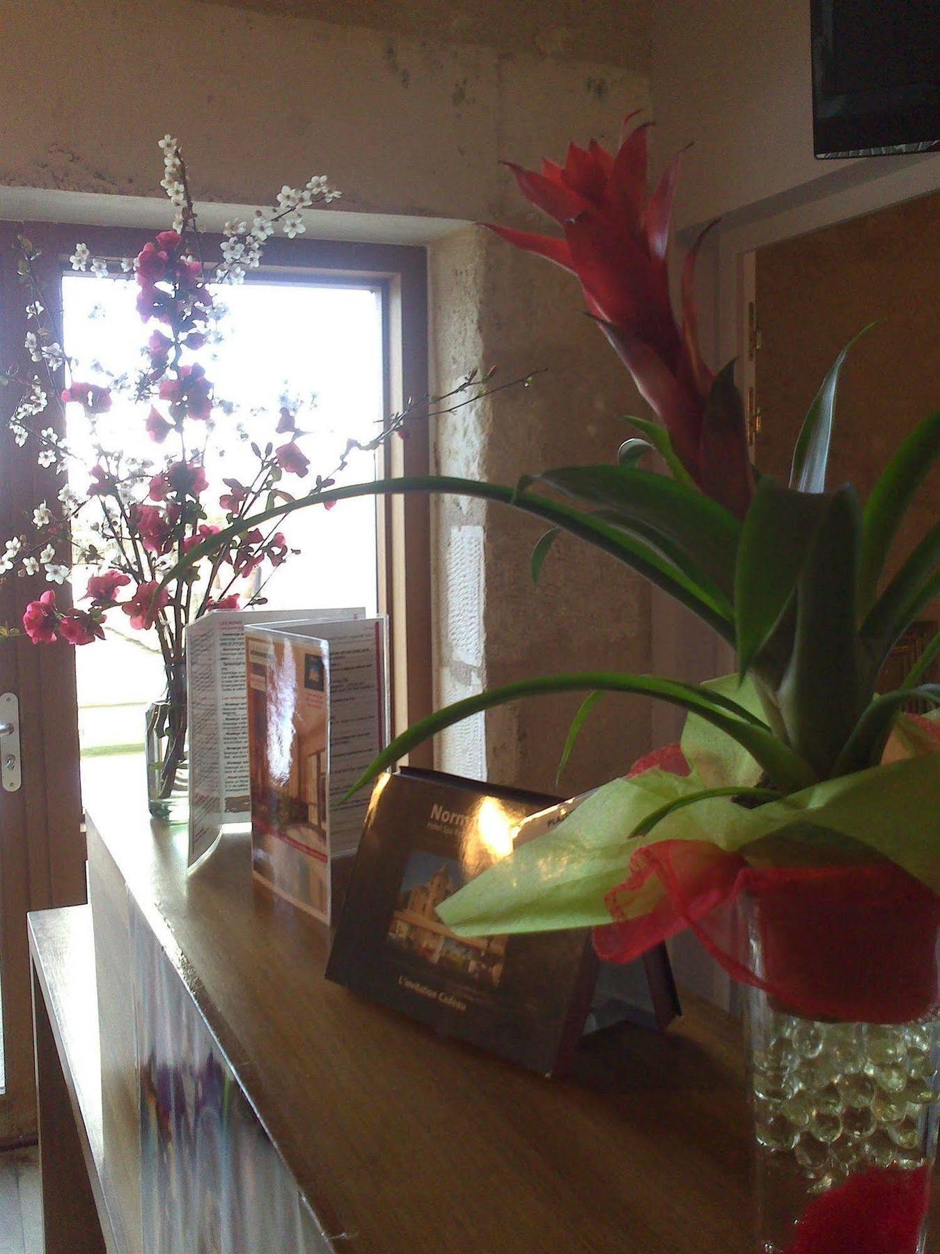 Domaine Du Normandoux, The Originals Relais Hotel Terce Bagian luar foto