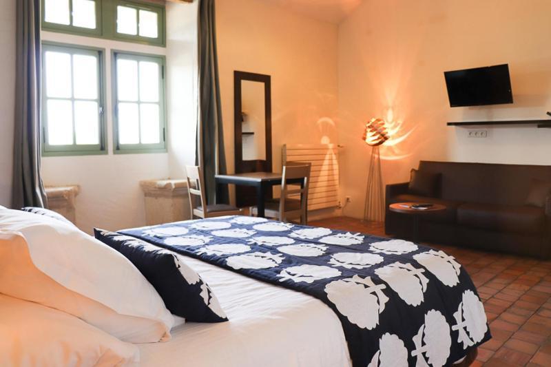 Domaine Du Normandoux, The Originals Relais Hotel Terce Bagian luar foto