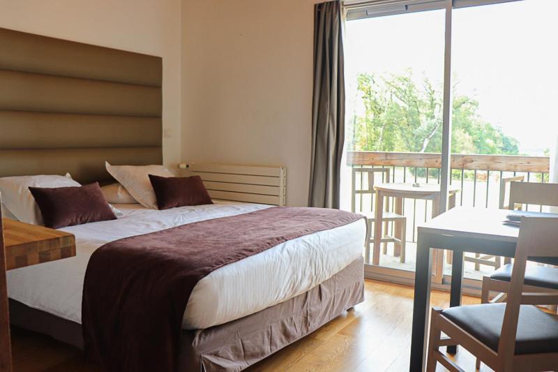 Domaine Du Normandoux, The Originals Relais Hotel Terce Bagian luar foto